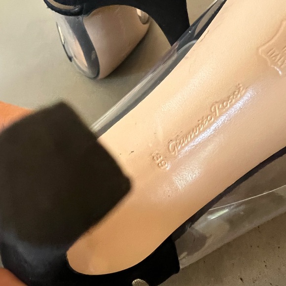 Authentic Gianvito Rossi pvc heels - Picture 6 of 7